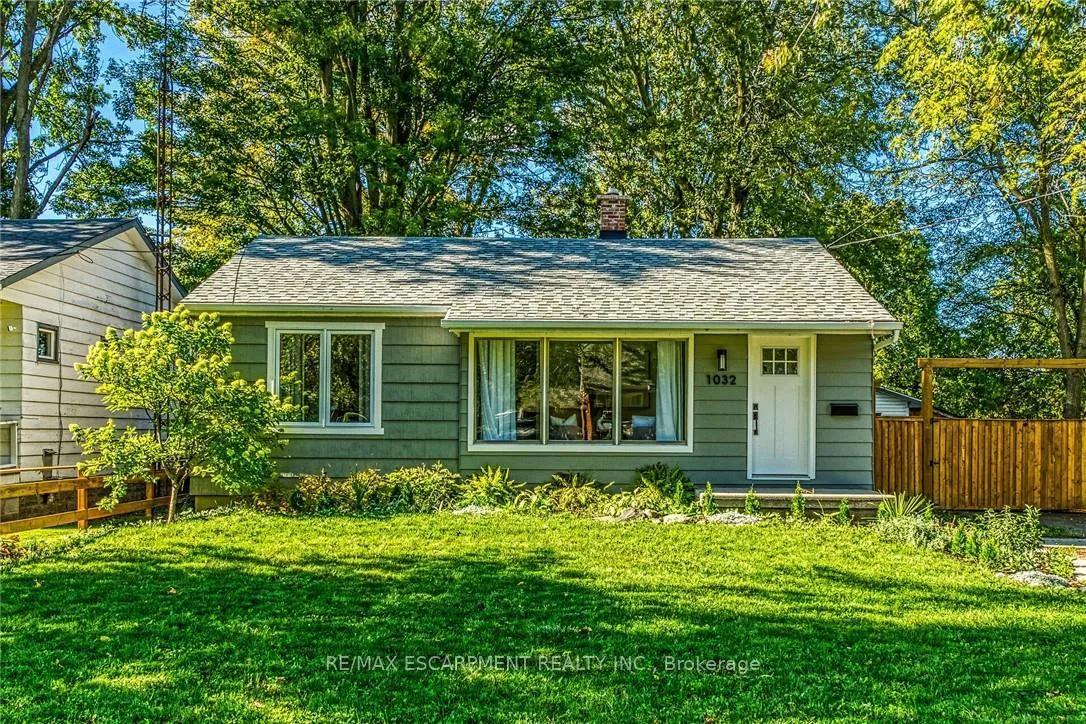 Photo 3 of 1032 Pine Street, Haldimand, Dunnville — HOMEH
