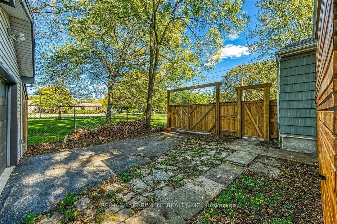 Photo 41 of 1032 Pine Street, Haldimand, Dunnville — HOMEH