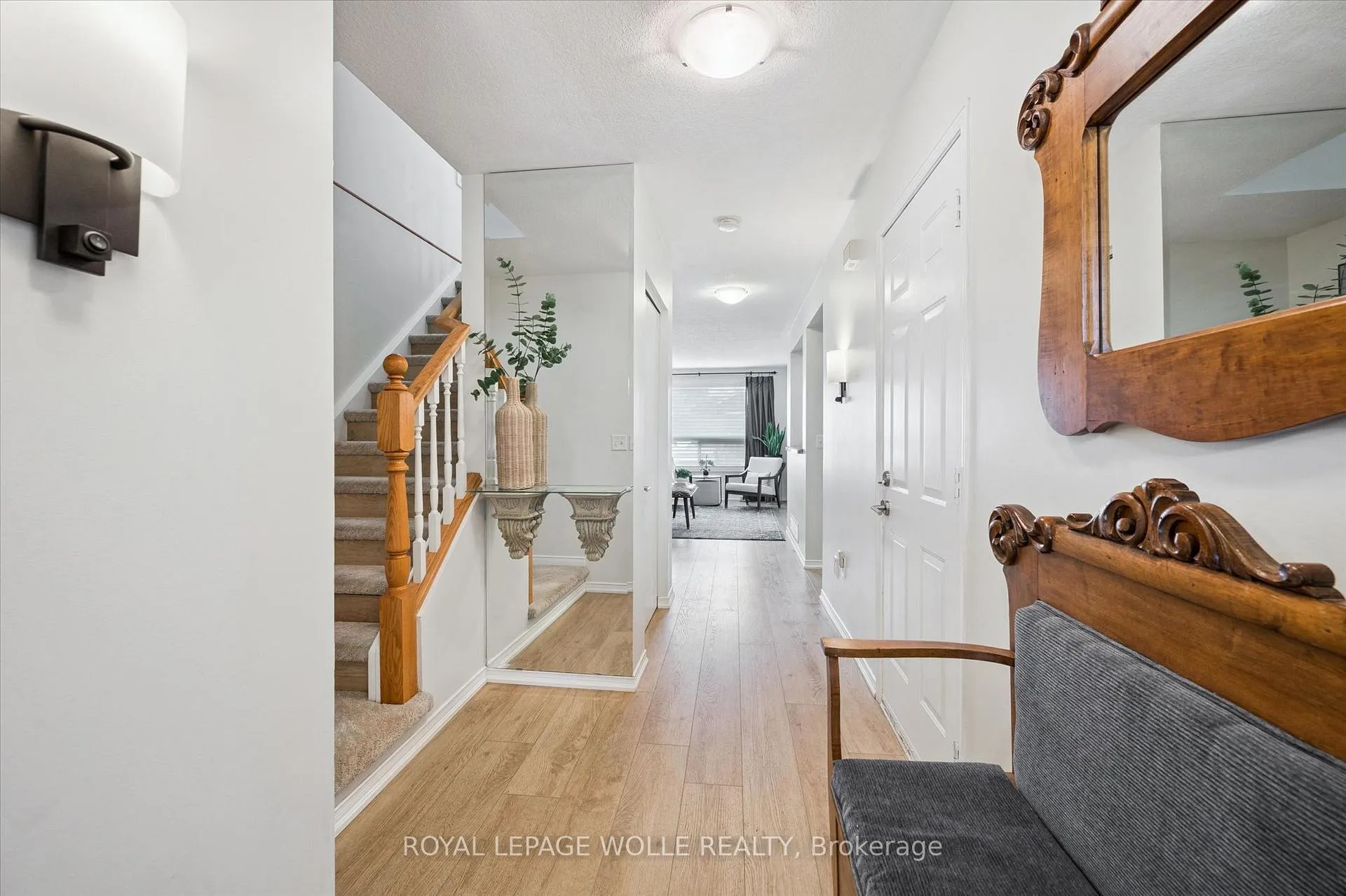 Photo 9 of 458 Citadel Court, Waterloo — HOMEH