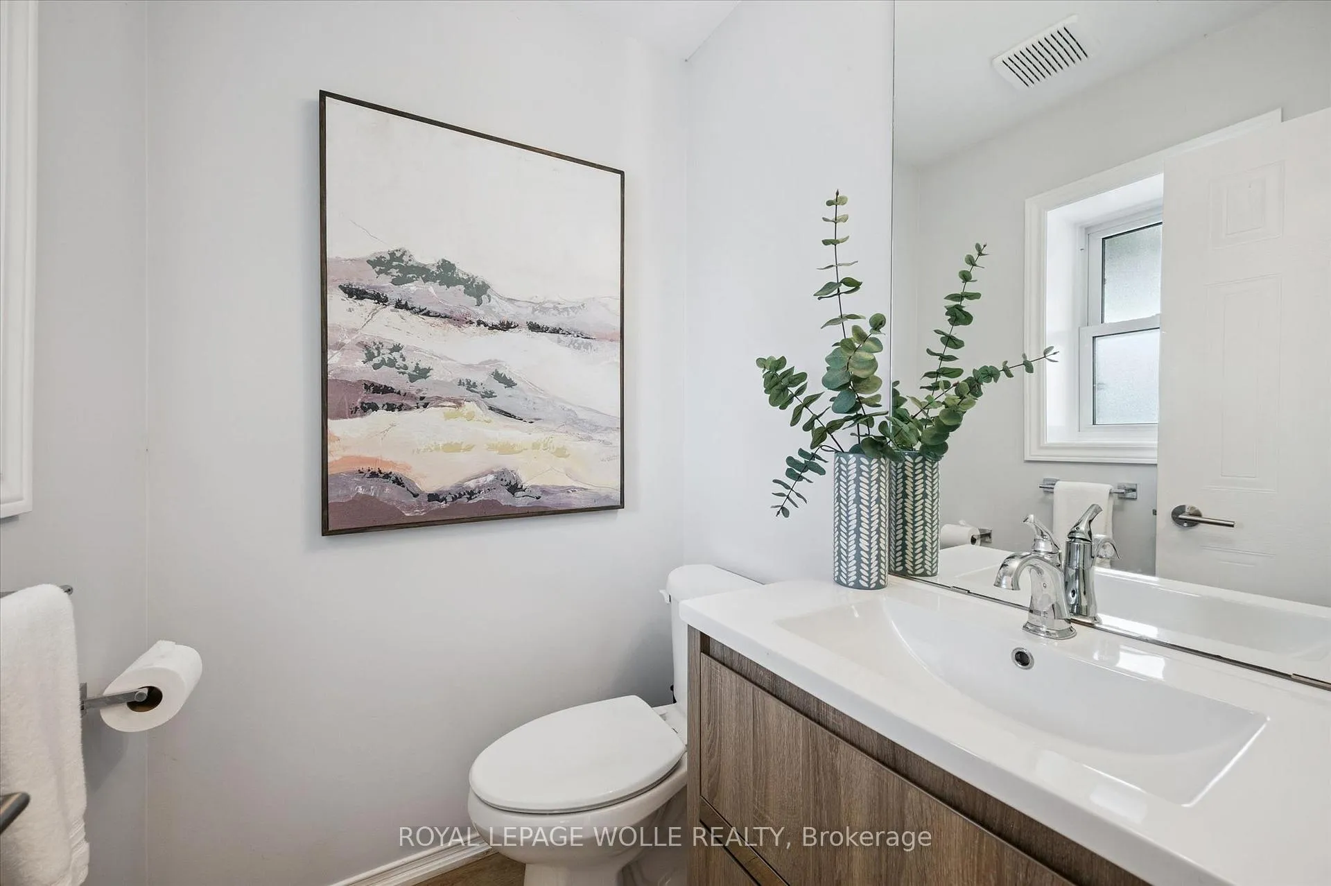 Photo 10 of 458 Citadel Court, Waterloo — HOMEH