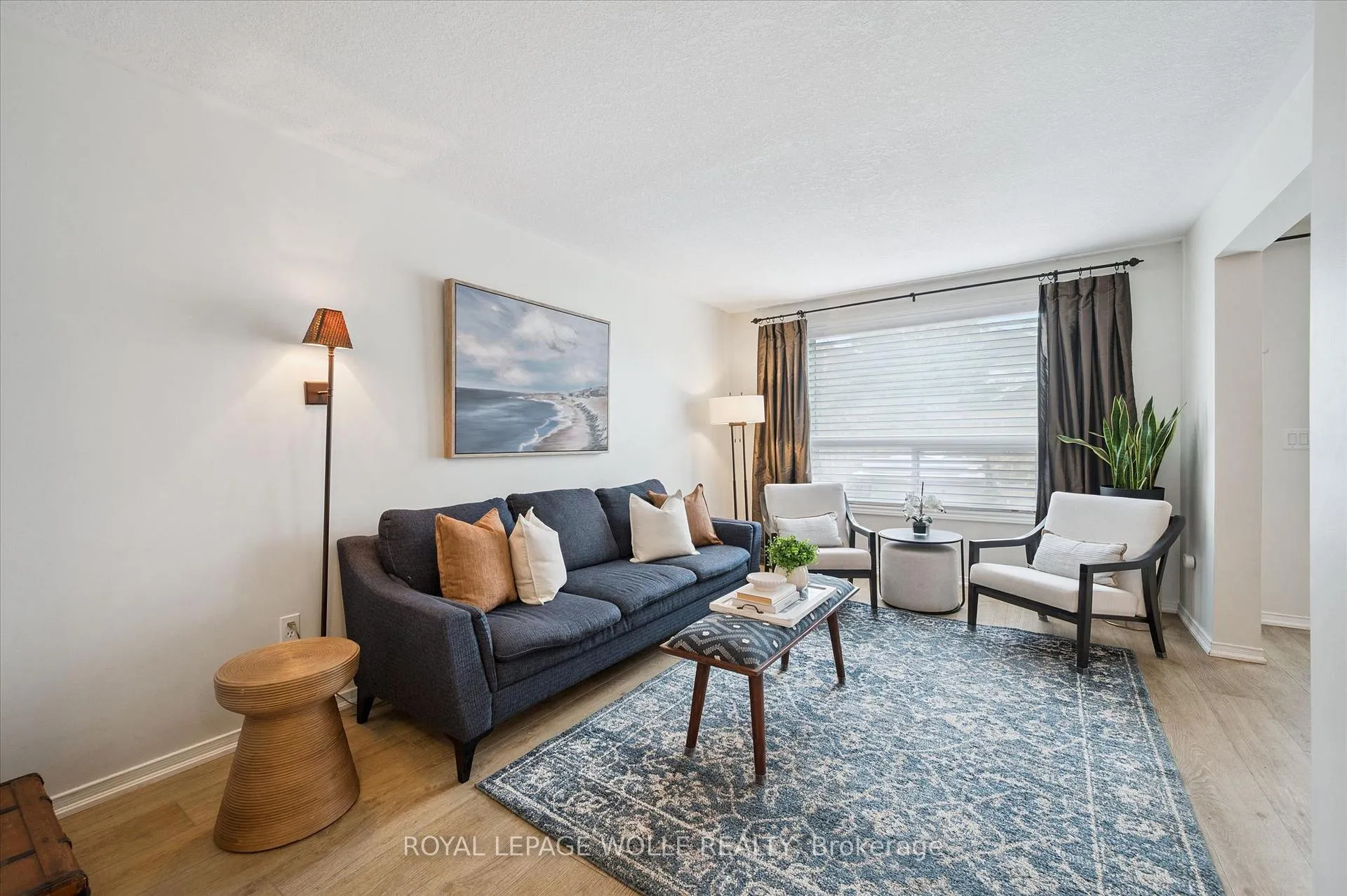 Photo 11 of 458 Citadel Court, Waterloo — HOMEH
