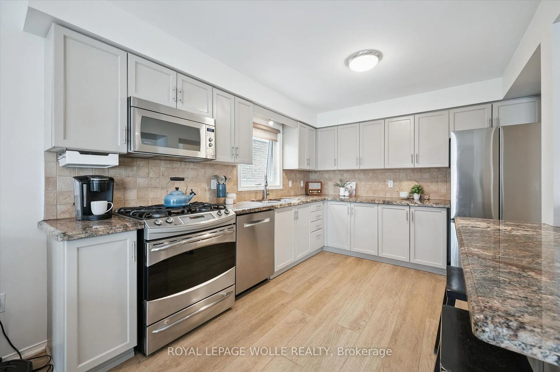 Photo 14 of 458 Citadel Court, Waterloo — HOMEH