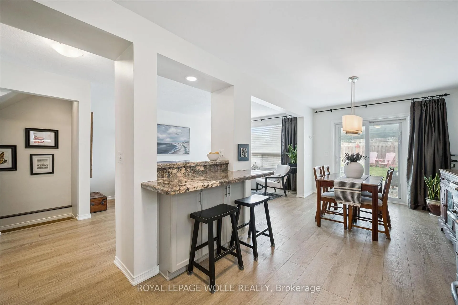 Photo 16 of 458 Citadel Court, Waterloo — HOMEH