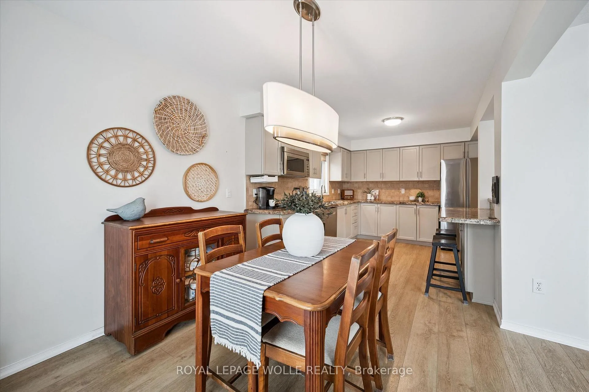 Photo 18 of 458 Citadel Court, Waterloo — HOMEH