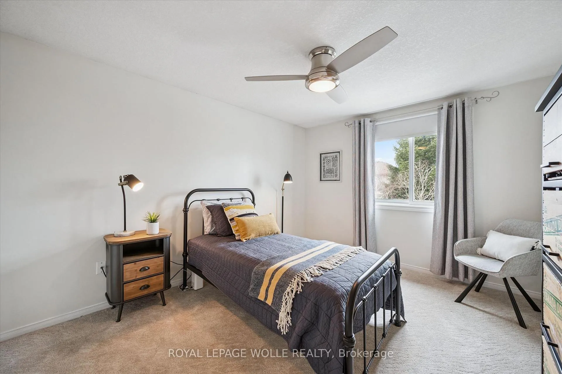 Photo 20 of 458 Citadel Court, Waterloo — HOMEH