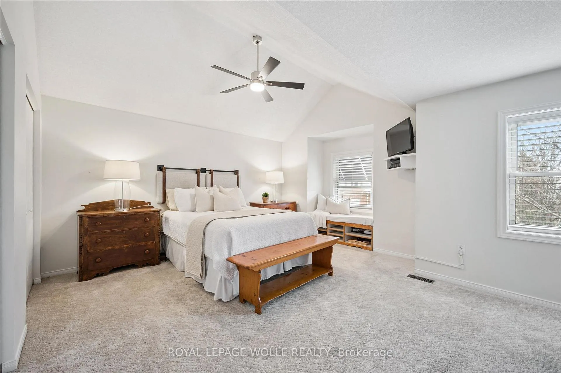 Photo 25 of 458 Citadel Court, Waterloo — HOMEH