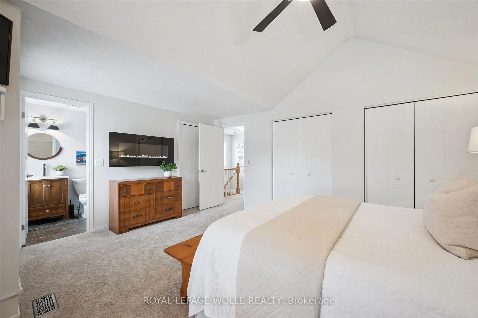 Photo 27 of 458 Citadel Court, Waterloo — HOMEH