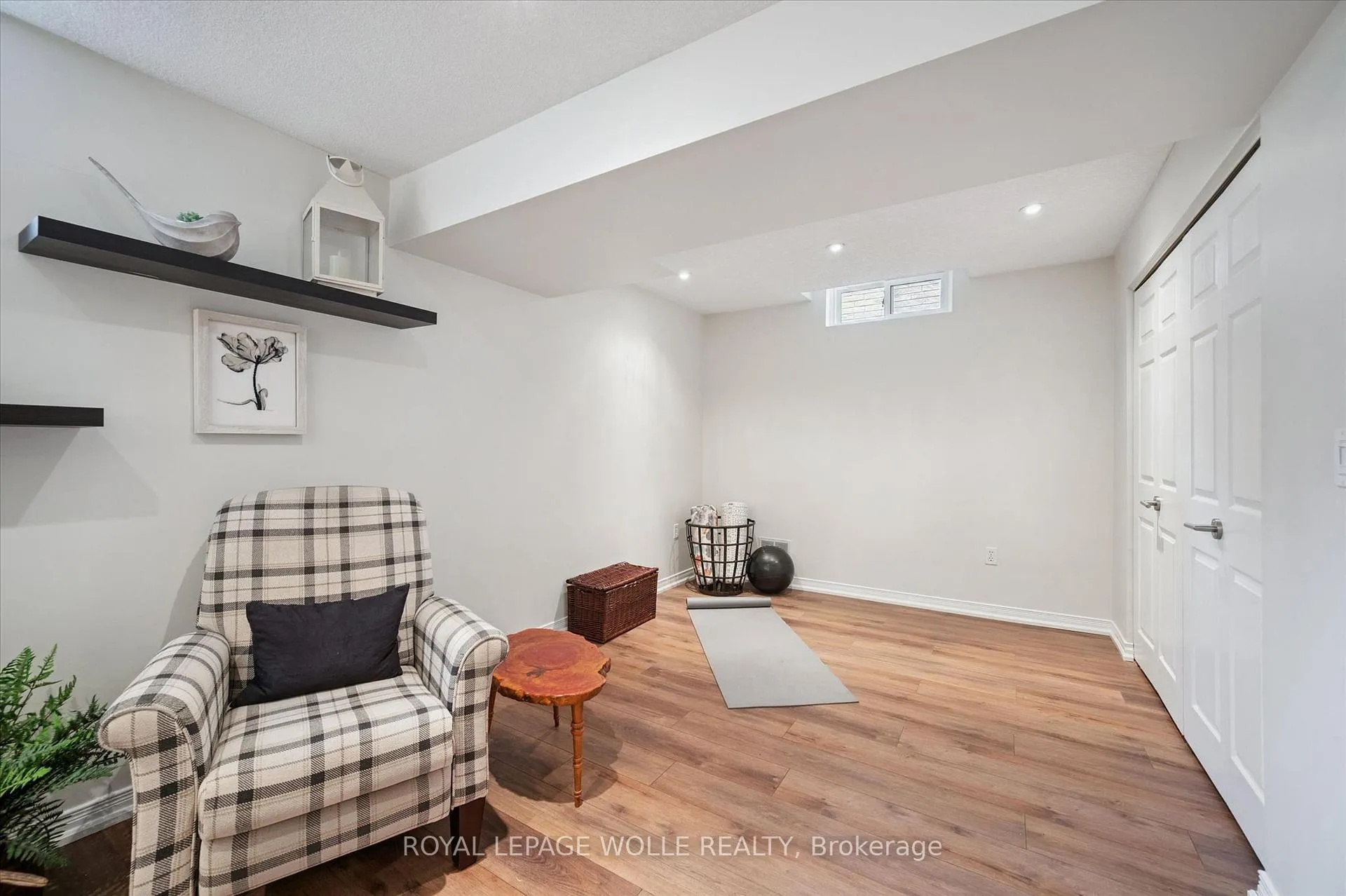Photo 31 of 458 Citadel Court, Waterloo — HOMEH