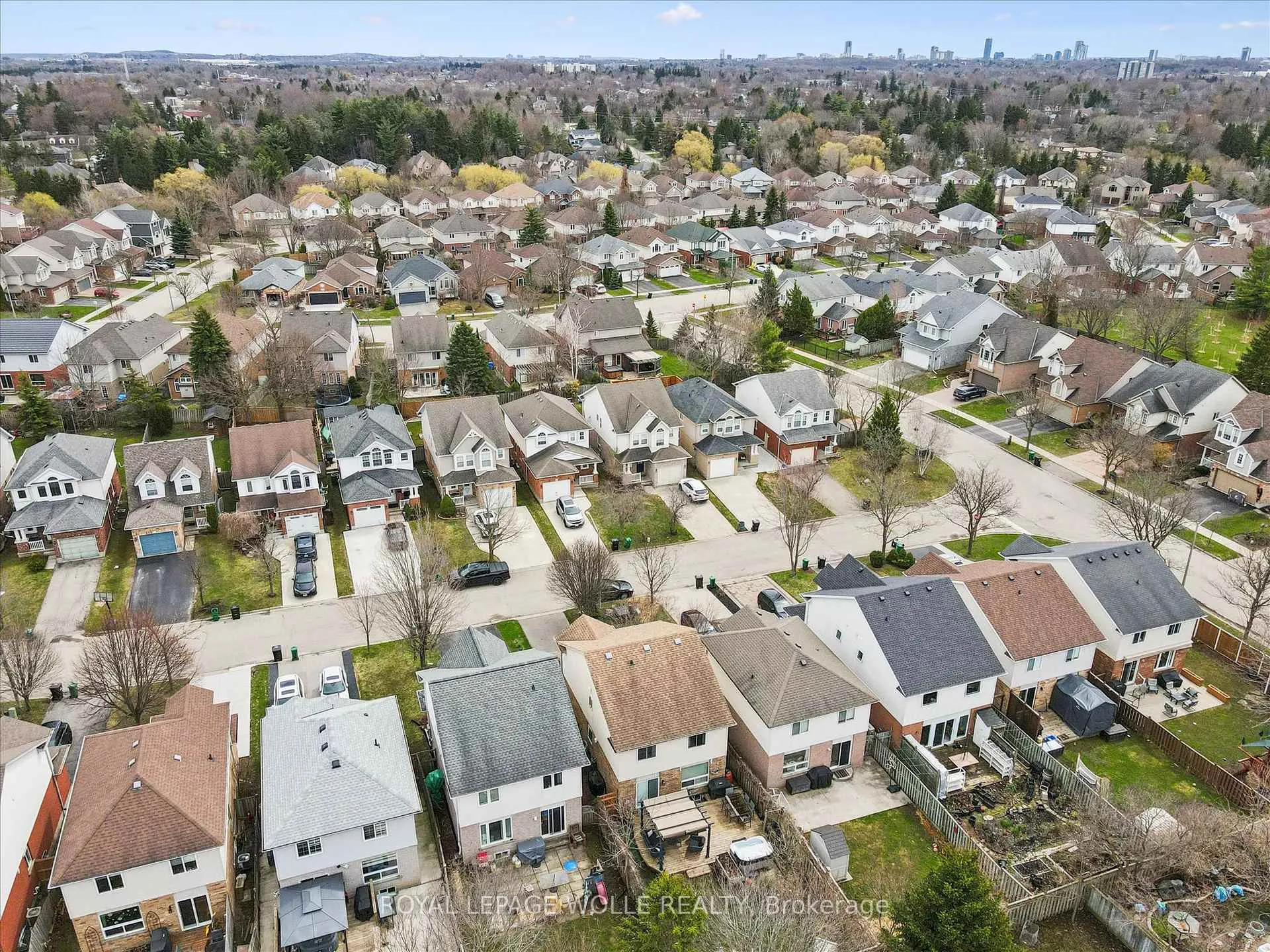 Photo 43 of 458 Citadel Court, Waterloo — HOMEH