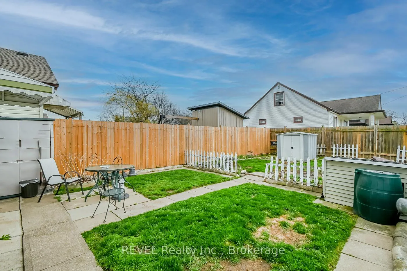 Photo 3 of 76 Lincoln Avenue, St. Catharines, Oakdale — HOMEH