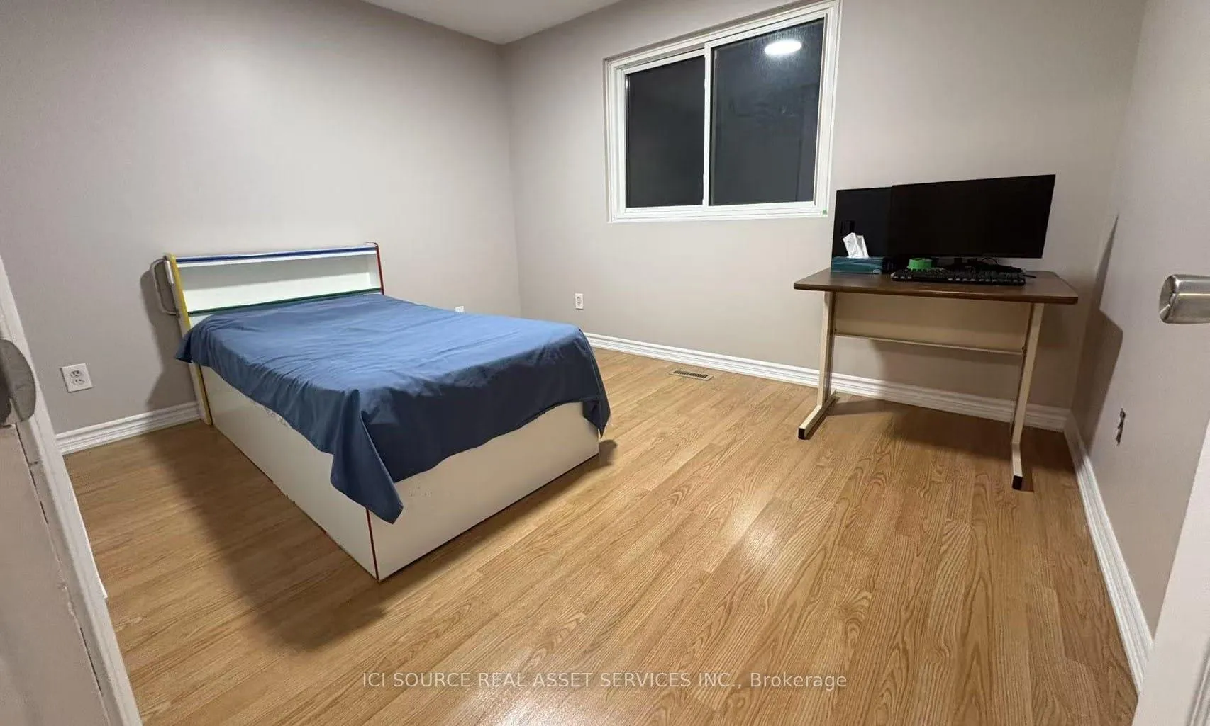 Photo 8 of Unit Upper Unit, 19 Talbot Street, Brampton, Brampton West — HOMEH