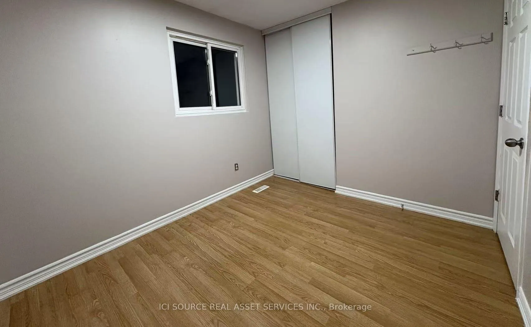 Photo 10 of Unit Upper Unit, 19 Talbot Street, Brampton, Brampton West — HOMEH