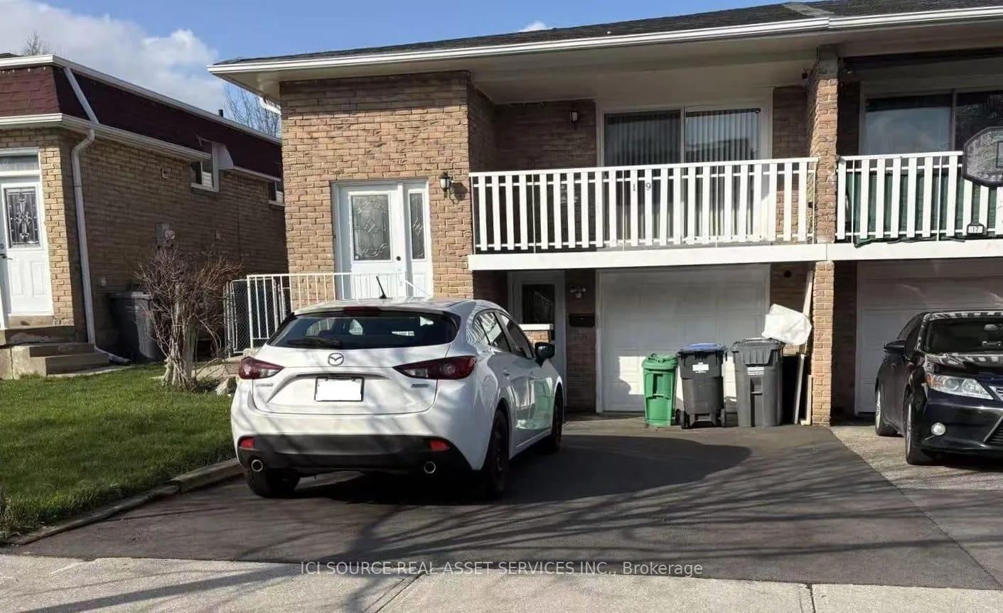 Photo 11 of Unit Upper Unit, 19 Talbot Street, Brampton, Brampton West — HOMEH
