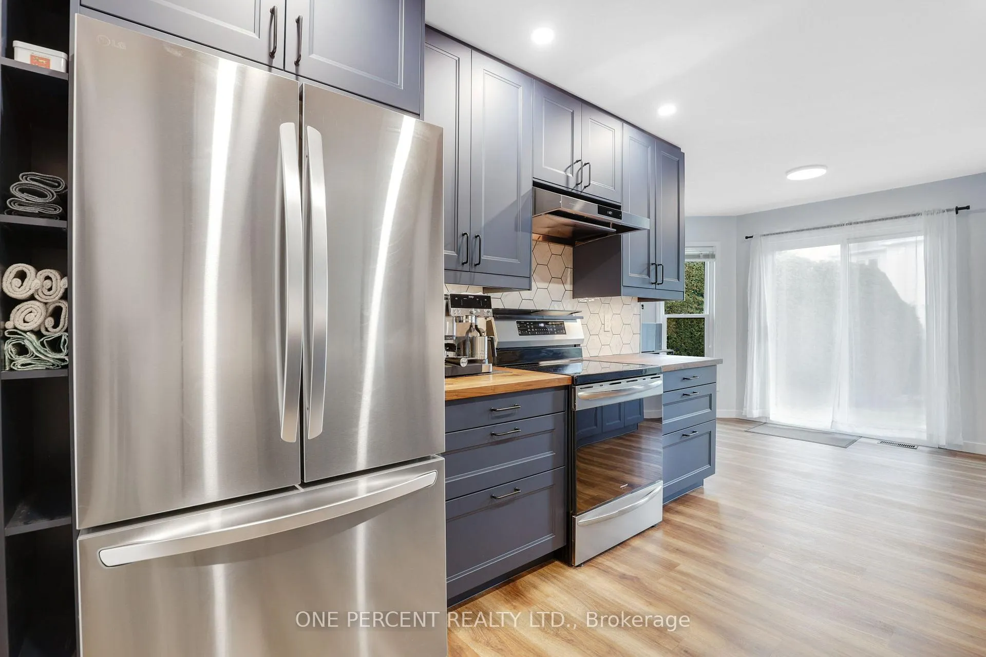 Photo 16 of 1570 Champneuf Drive, Ottawa, Chateauneuf — HOMEH
