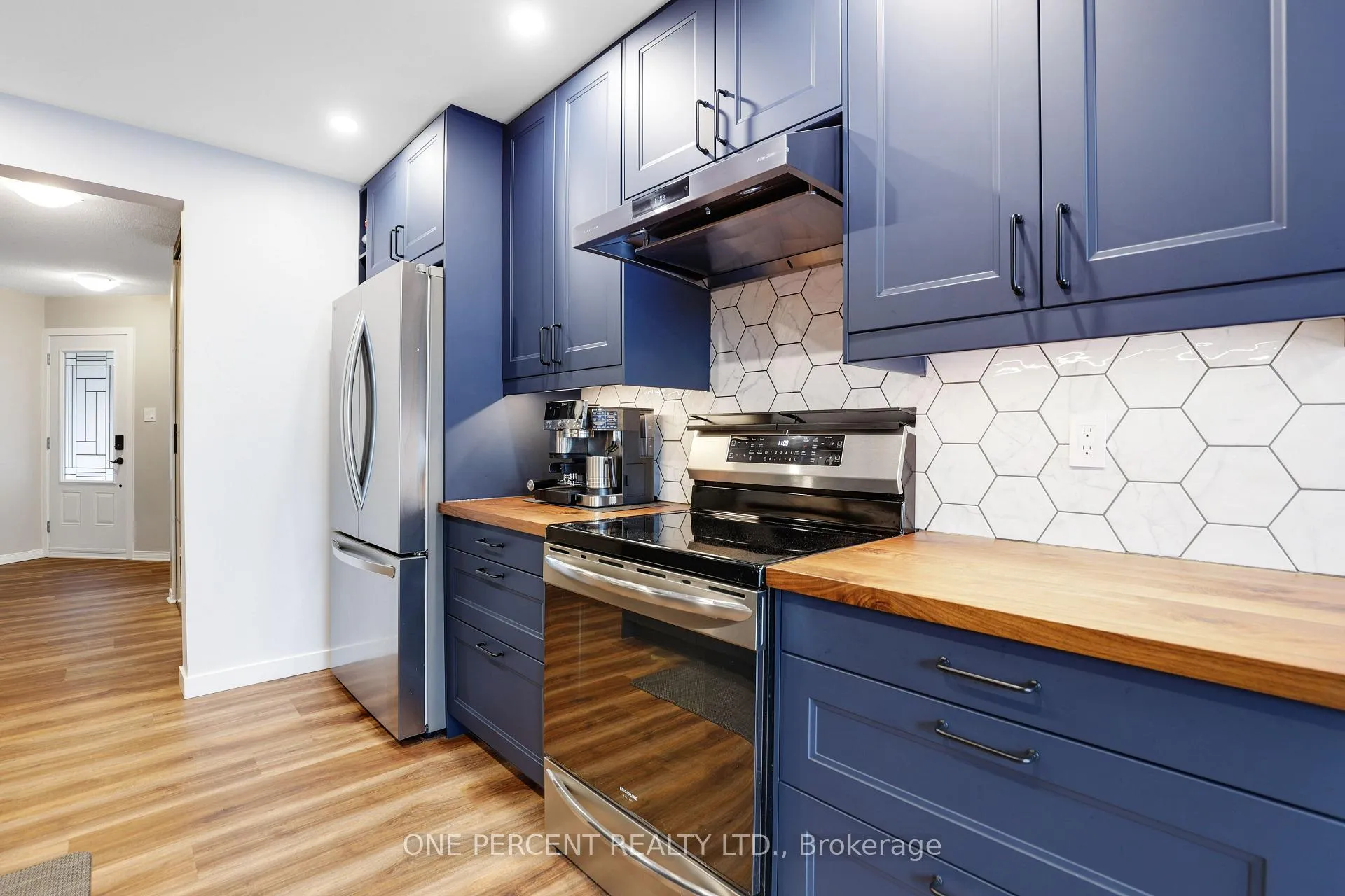 Photo 19 of 1570 Champneuf Drive, Ottawa, Chateauneuf — HOMEH