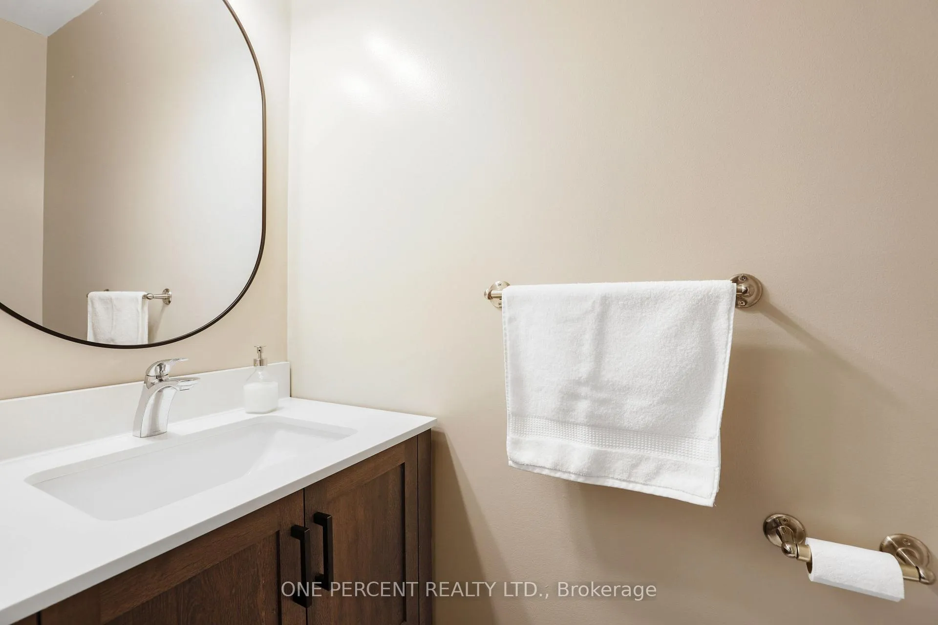 Photo 23 of 1570 Champneuf Drive, Ottawa, Chateauneuf — HOMEH