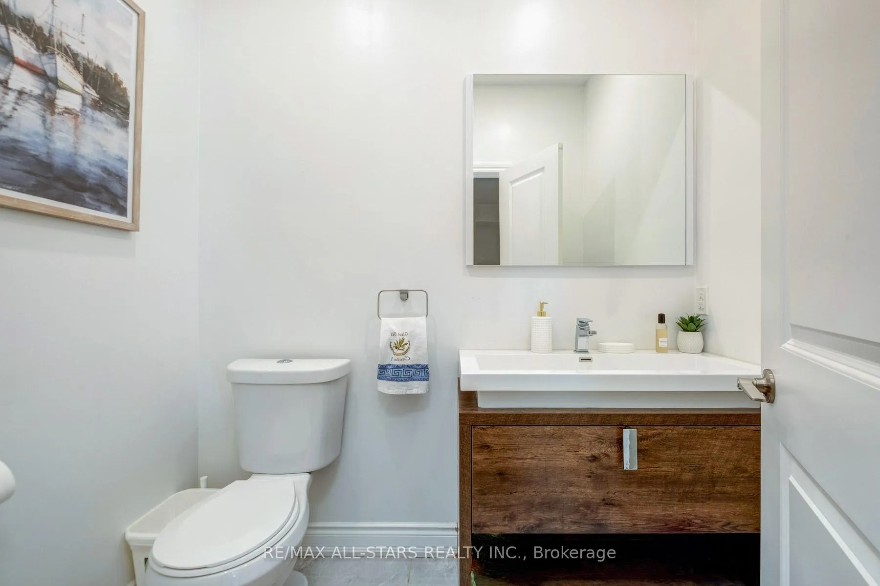 Photo 9 of 51 Elder Avenue, Etobicoke, Long Branch — HOMEH