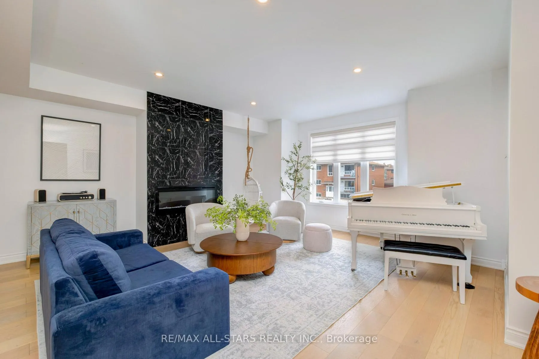 Photo 10 of 51 Elder Avenue, Etobicoke, Long Branch — HOMEH