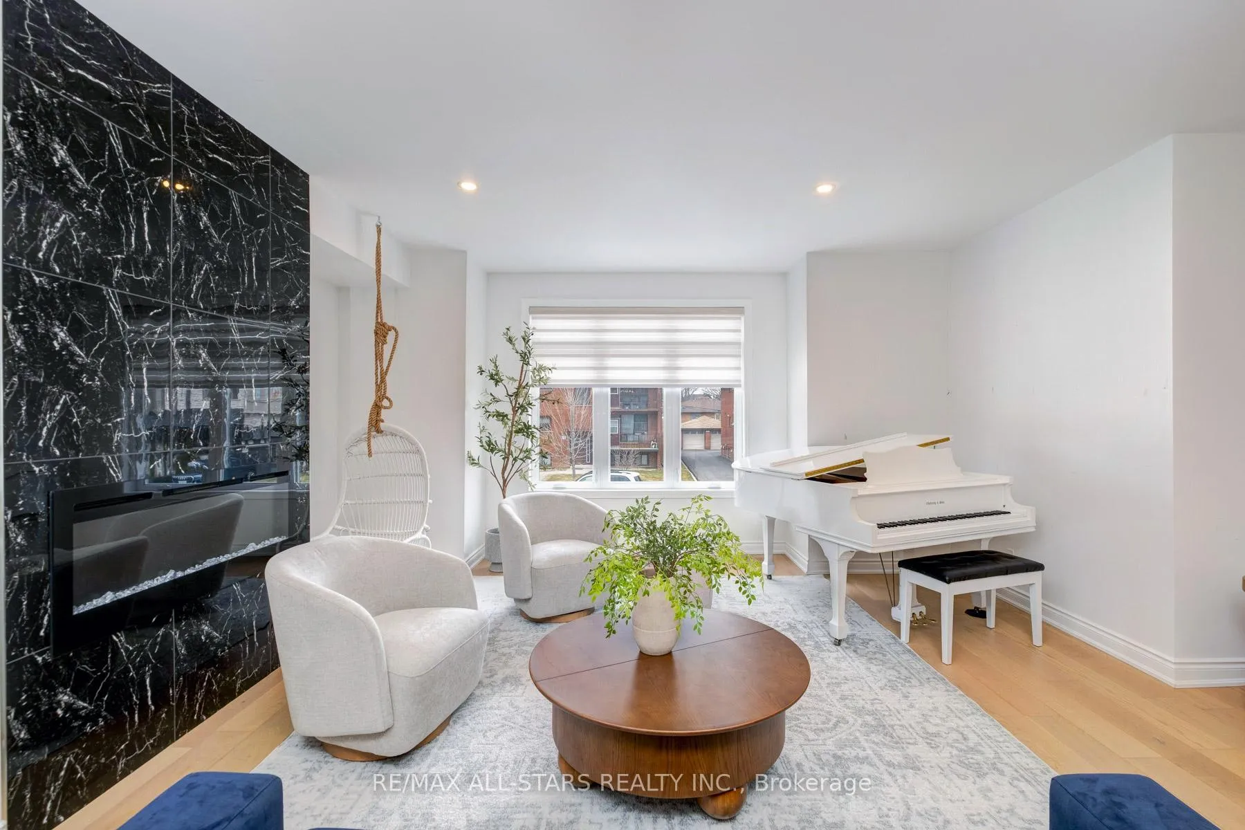 Photo 11 of 51 Elder Avenue, Etobicoke, Long Branch — HOMEH