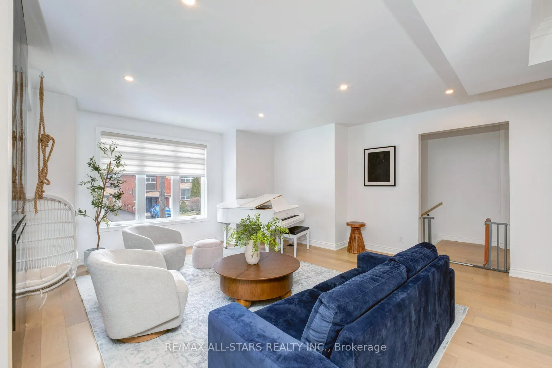 Photo 12 of 51 Elder Avenue, Etobicoke, Long Branch — HOMEH