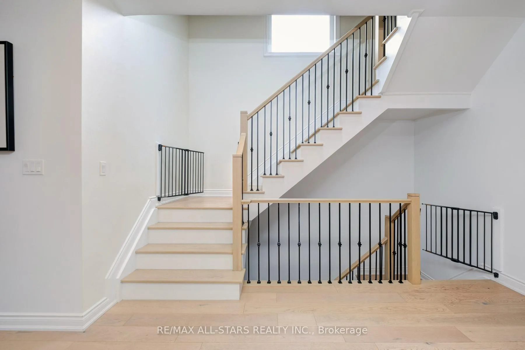 Photo 19 of 51 Elder Avenue, Etobicoke, Long Branch — HOMEH