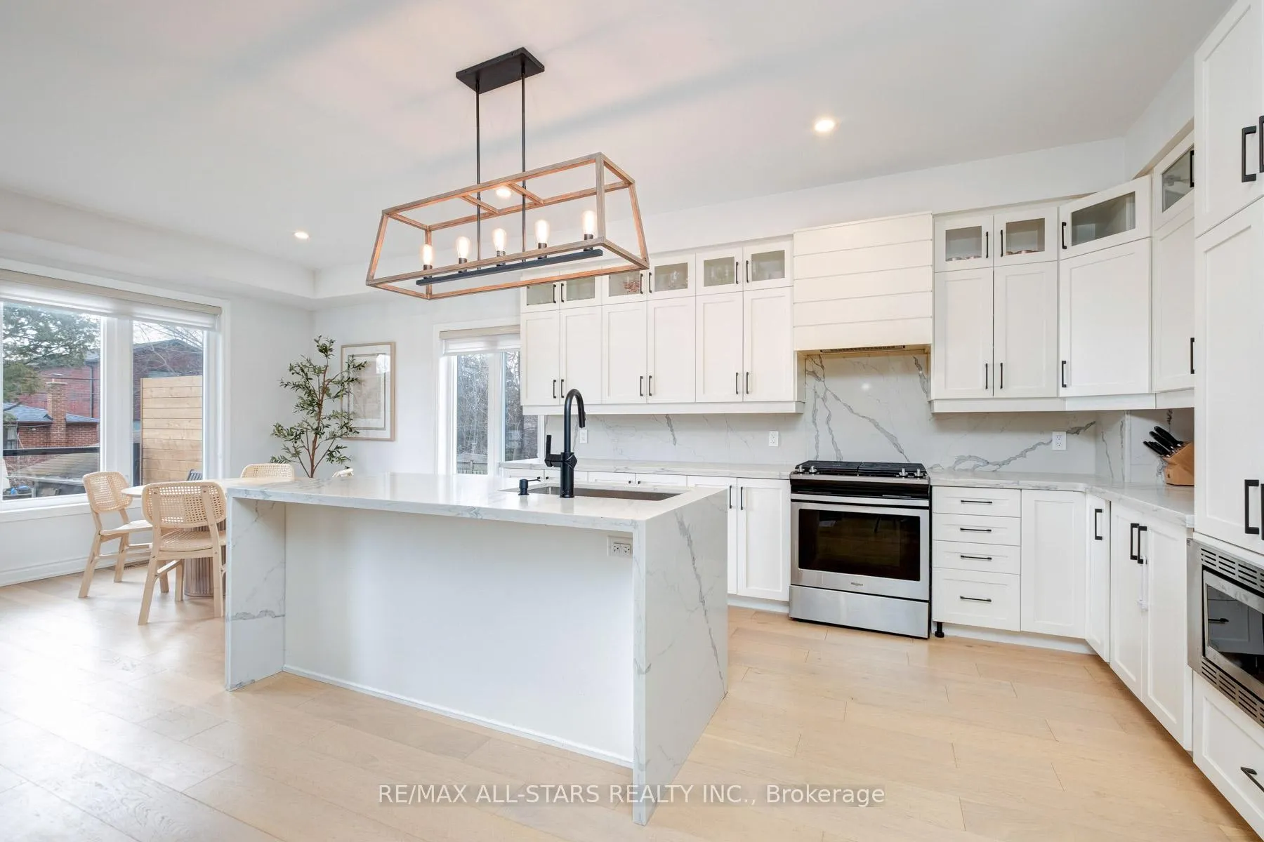 Photo 28 of 51 Elder Avenue, Etobicoke, Long Branch — HOMEH