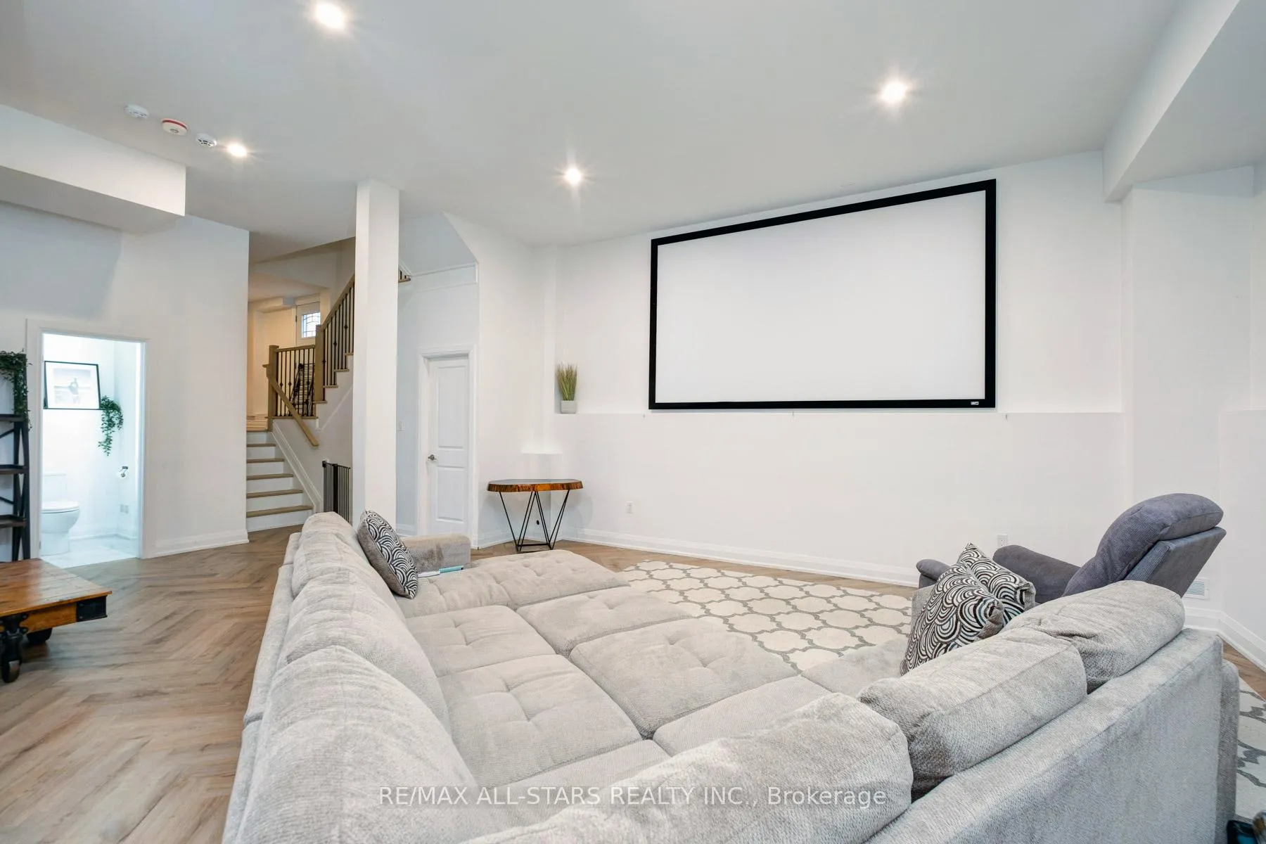 Photo 35 of 51 Elder Avenue, Etobicoke, Long Branch — HOMEH