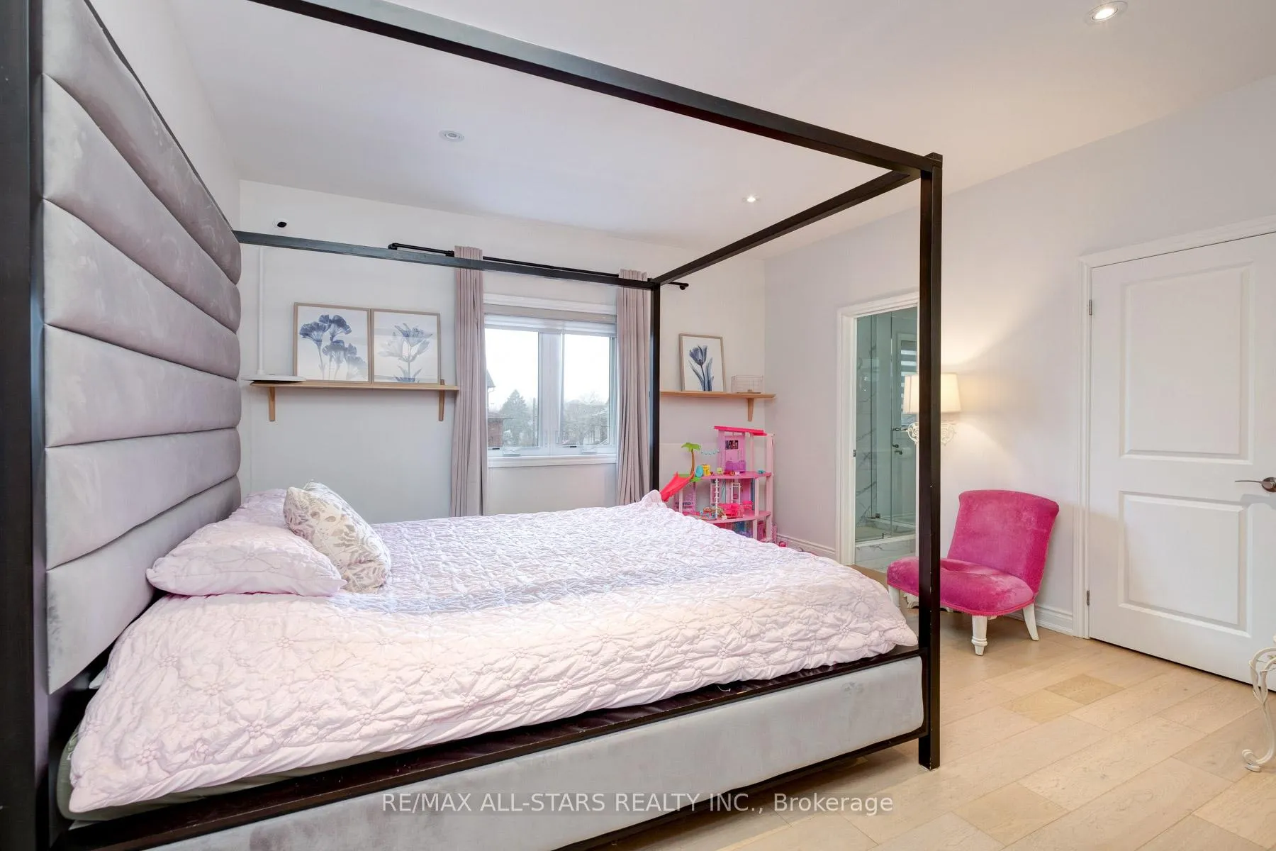 Photo 42 of 51 Elder Avenue, Etobicoke, Long Branch — HOMEH