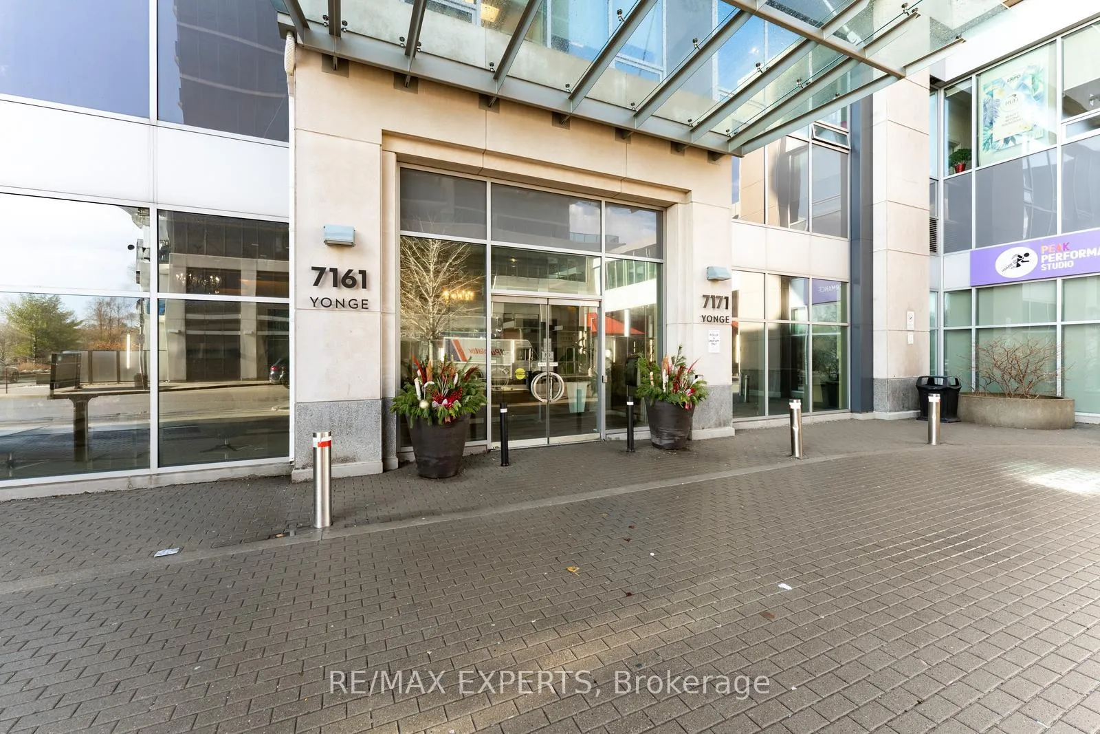 Photo 3 of Unit 2433, 7161 Yonge Street, Markham, Grandview — HOMEH