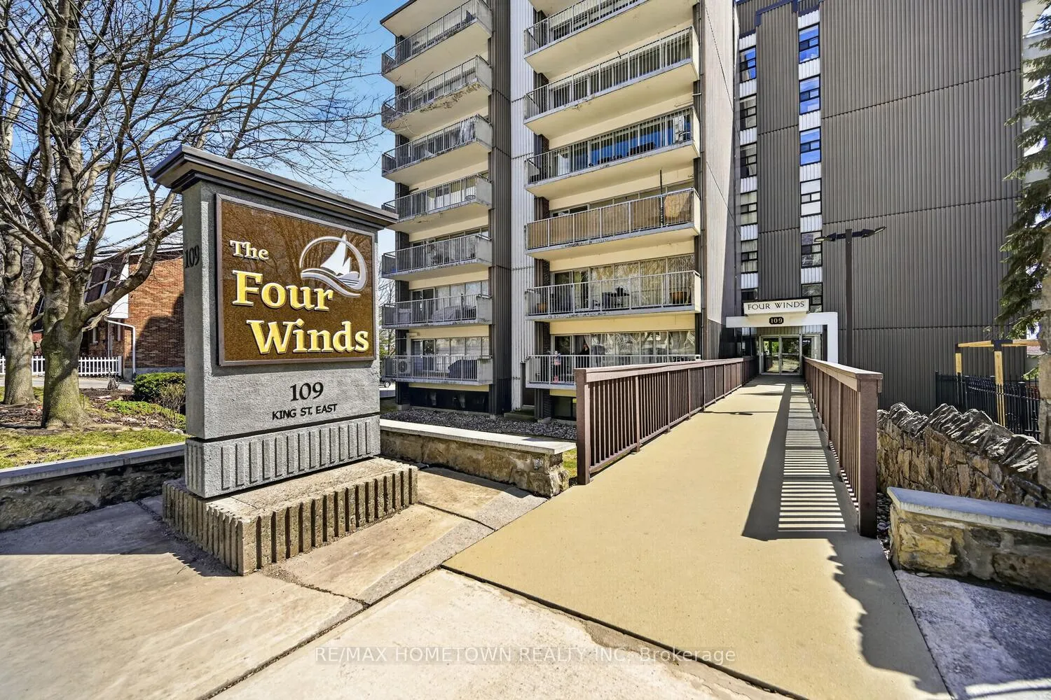 Front of Unit 805, 109 King Street E