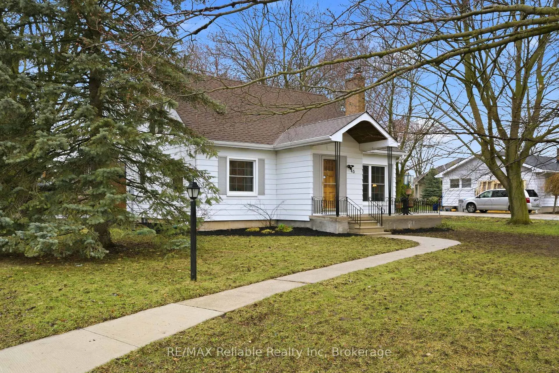Photo 2 of 45 Whitehead Street, Central Huron, Clinton — HOMEH