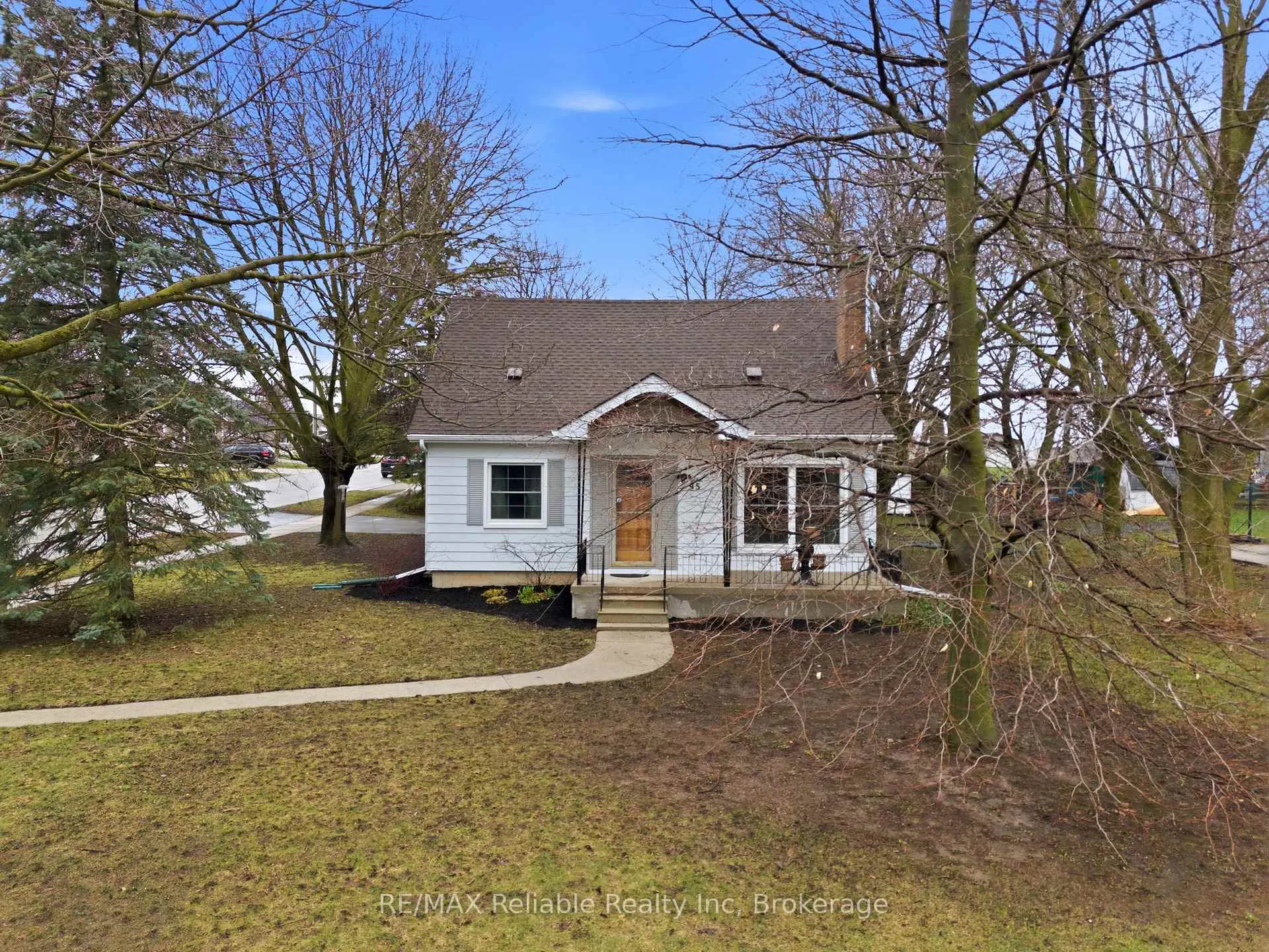 Photo 4 of 45 Whitehead Street, Central Huron, Clinton — HOMEH