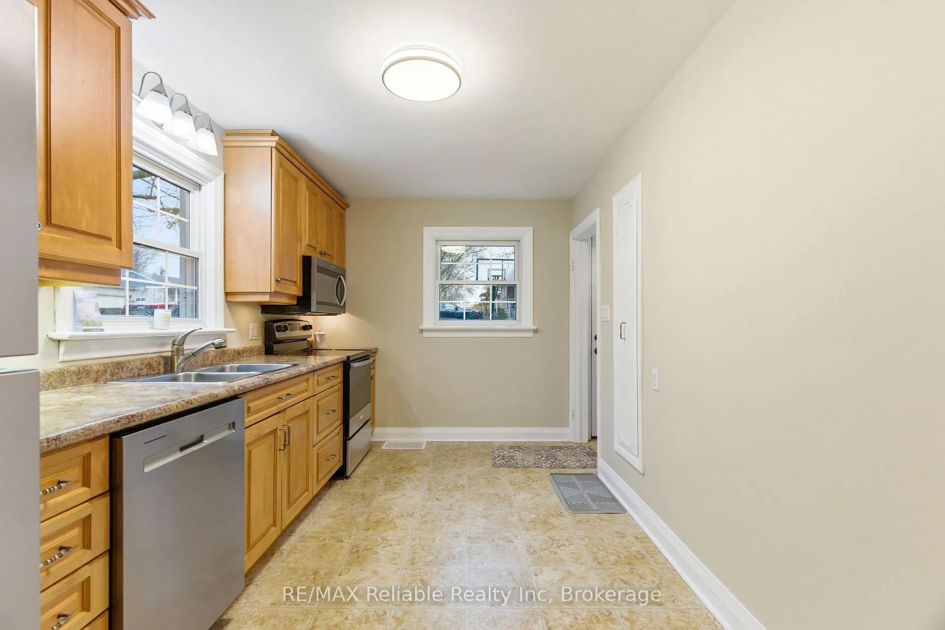 Photo 9 of 45 Whitehead Street, Central Huron, Clinton — HOMEH