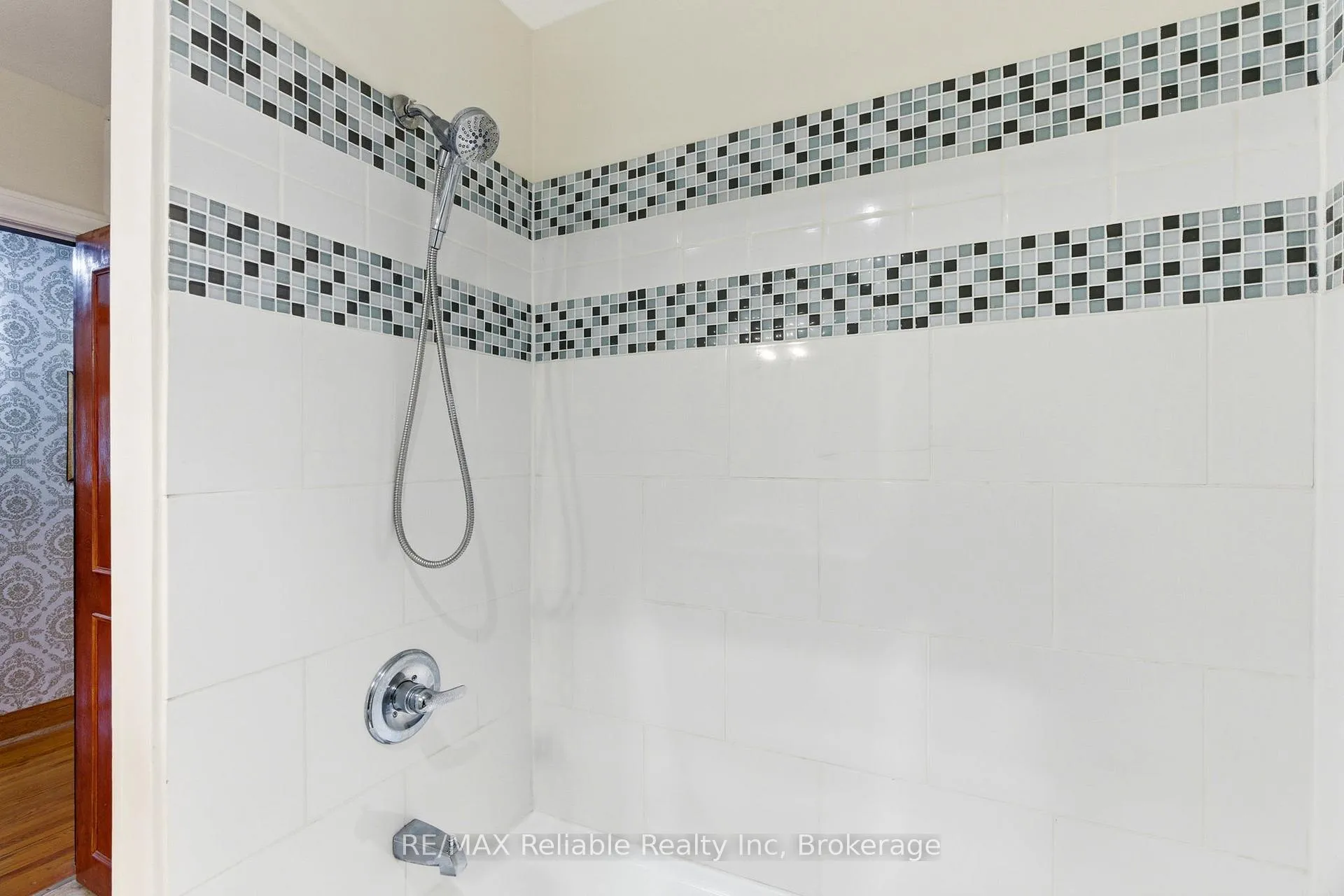 Photo 21 of 45 Whitehead Street, Central Huron, Clinton — HOMEH