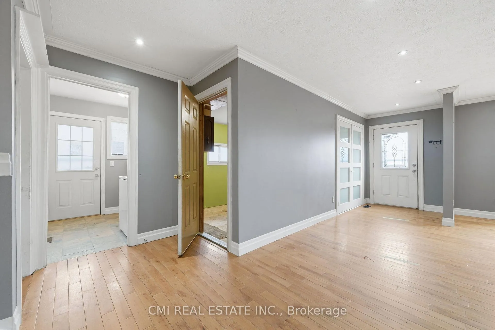 Photo 7 of 5 Pineway Avenue, Georgina, Keswick South — HOMEH
