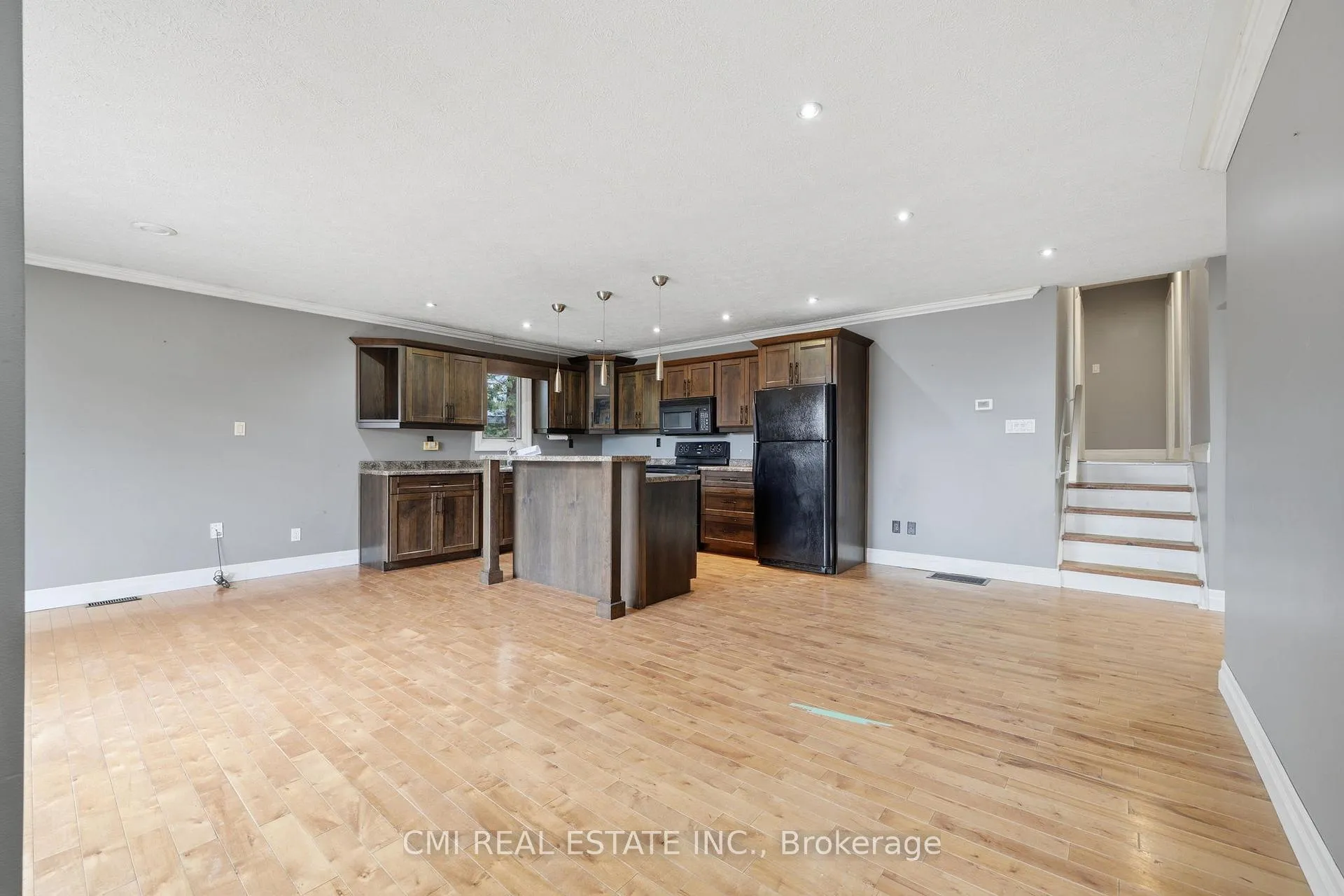 Photo 12 of 5 Pineway Avenue, Georgina, Keswick South — HOMEH
