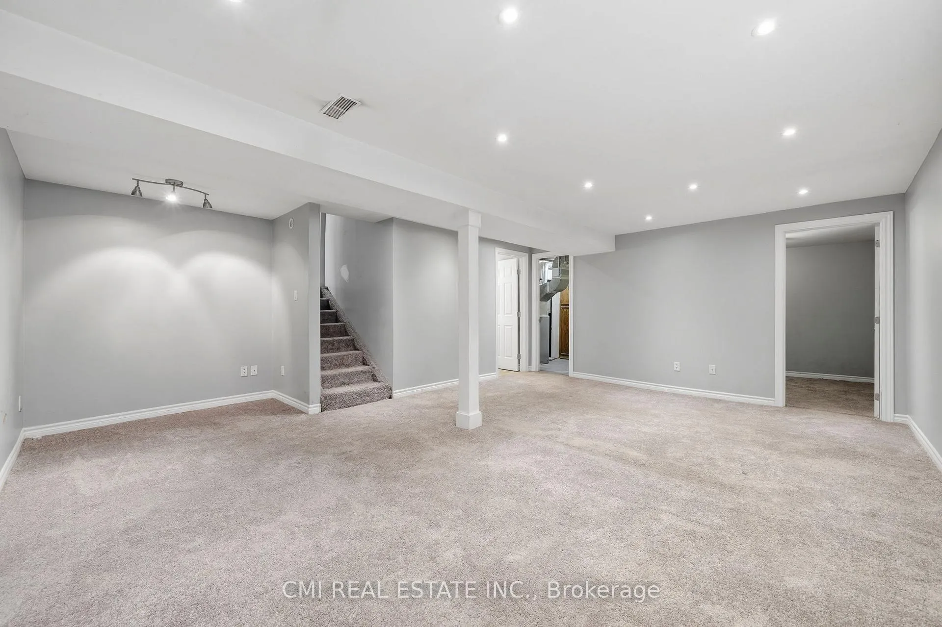 Photo 33 of 5 Pineway Avenue, Georgina, Keswick South — HOMEH