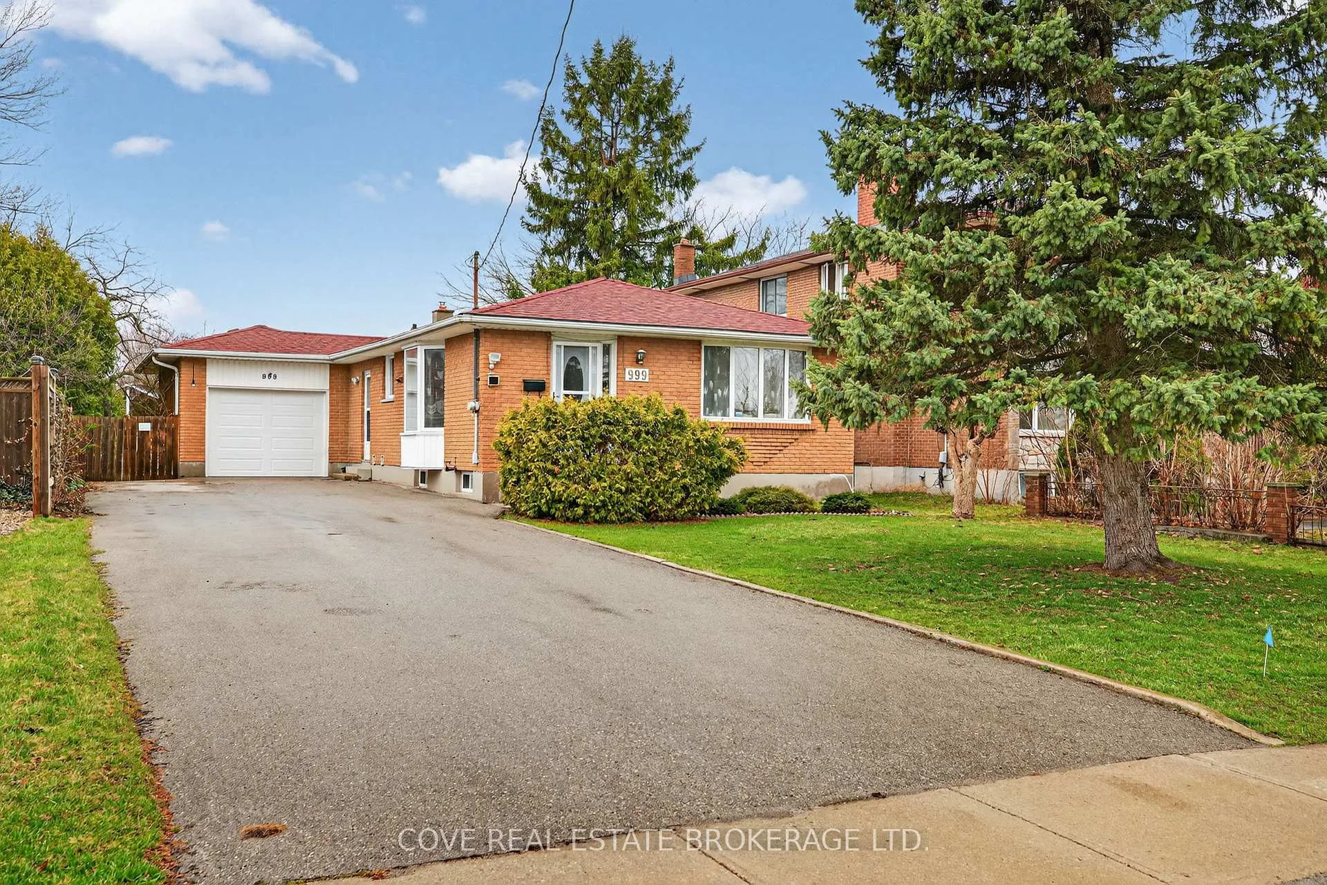 Photo 1 of 999 Willow Drive, London, South Y — HOMEH