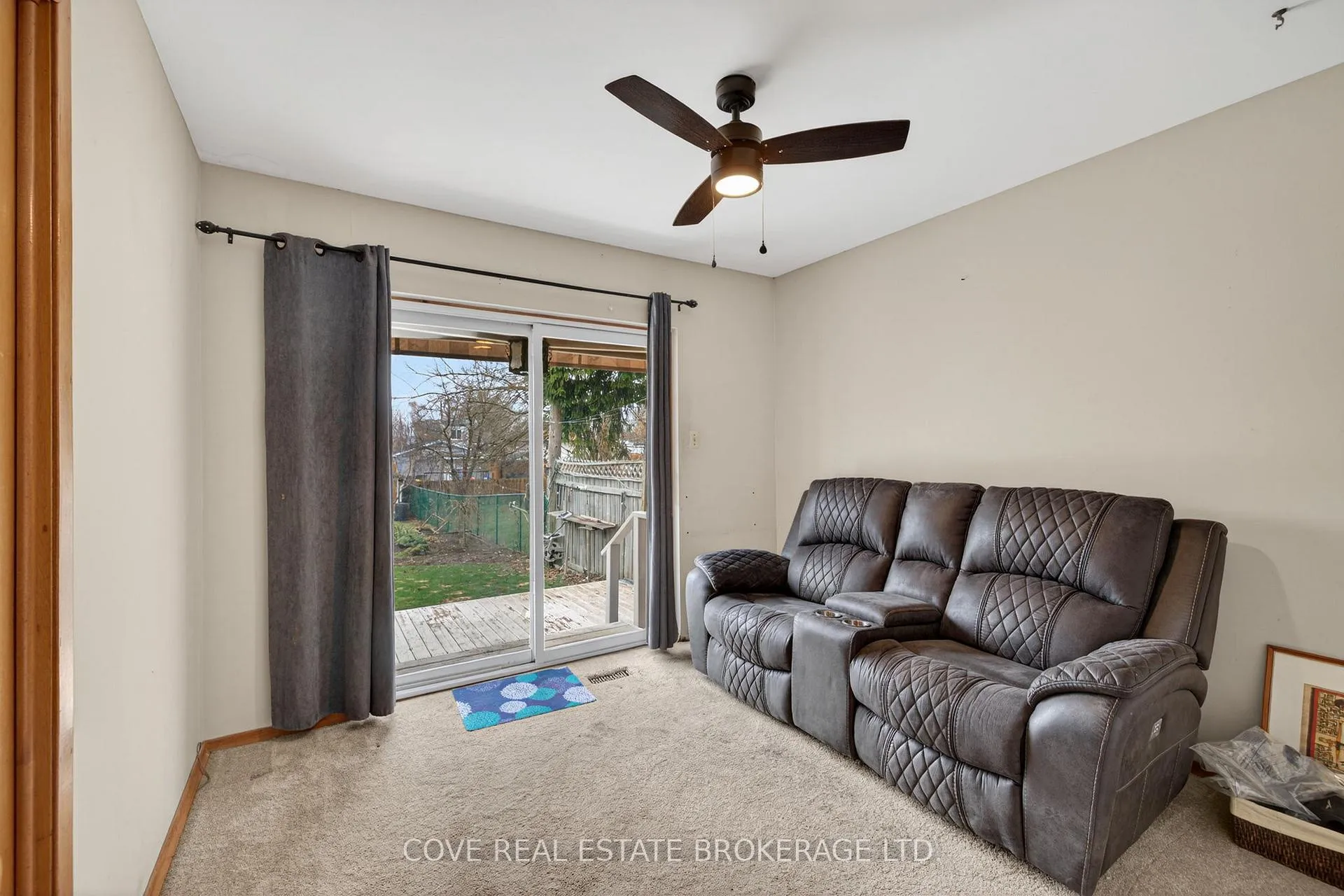 Photo 16 of 999 Willow Drive, London, South Y — HOMEH