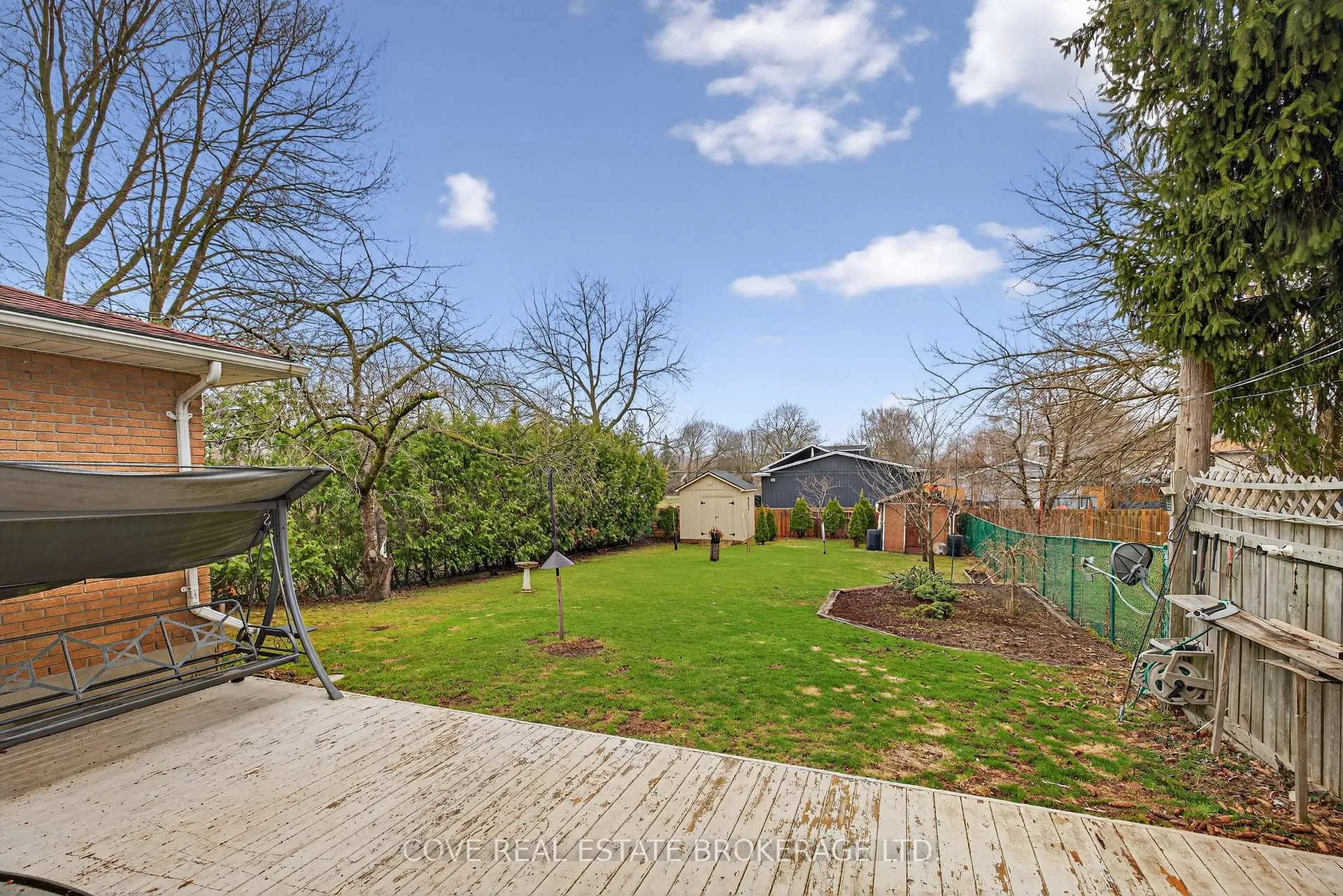 Photo 28 of 999 Willow Drive, London, South Y — HOMEH