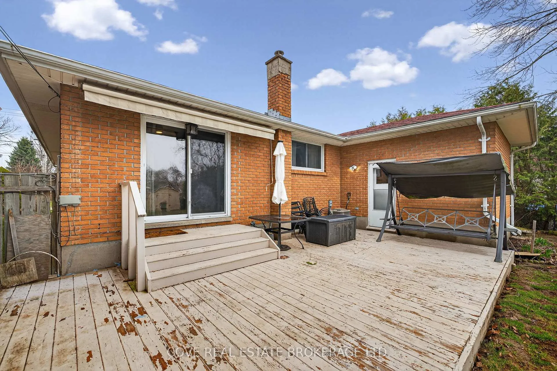 Photo 29 of 999 Willow Drive, London, South Y — HOMEH