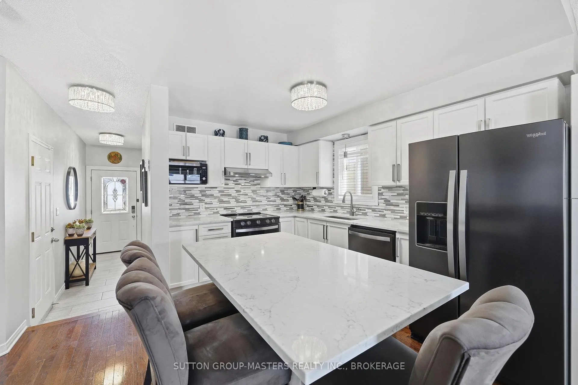 Photo 9 of 811 Lotus Avenue, Kingston, Kingston East (Incl Barret Crt) — HOMEH