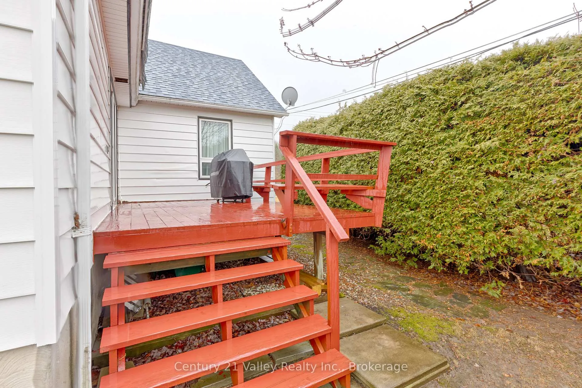 Photo 6 of 78 Graham Avenue, Renfrew — HOMEH