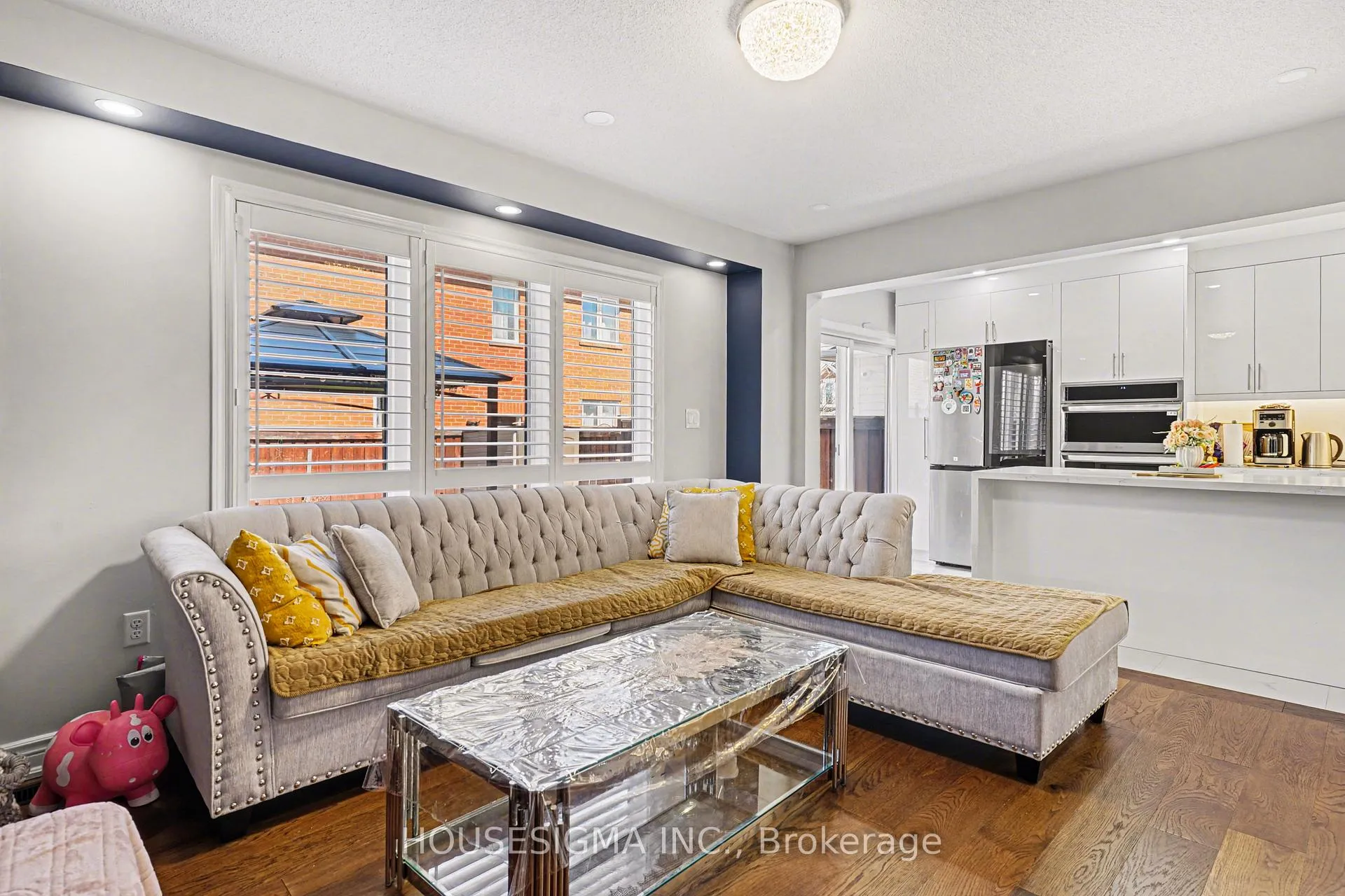 Photo 7 of 65 Bleasdale Avenue, Brampton, Northwest Brampton — HOMEH