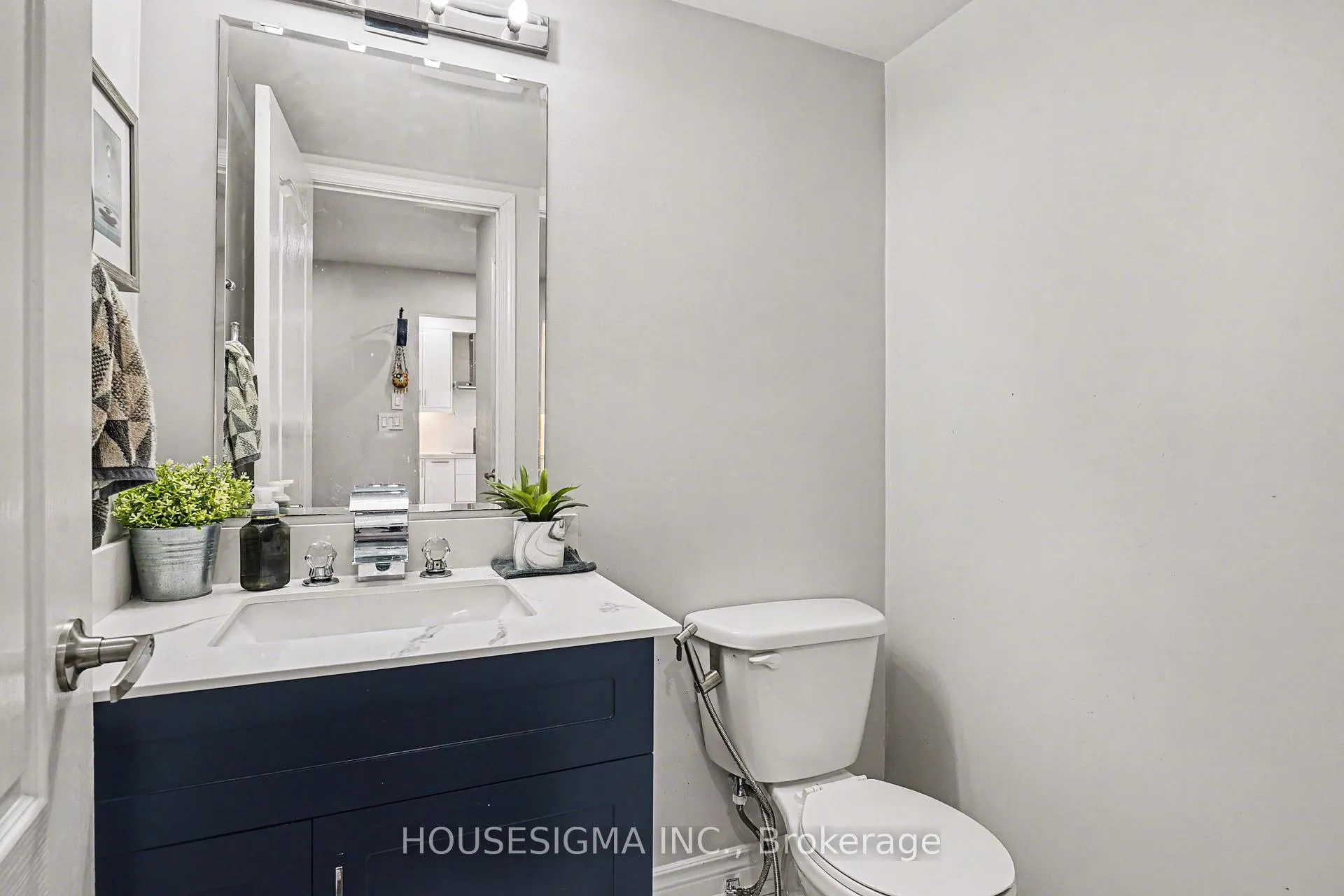 Photo 10 of 65 Bleasdale Avenue, Brampton, Northwest Brampton — HOMEH