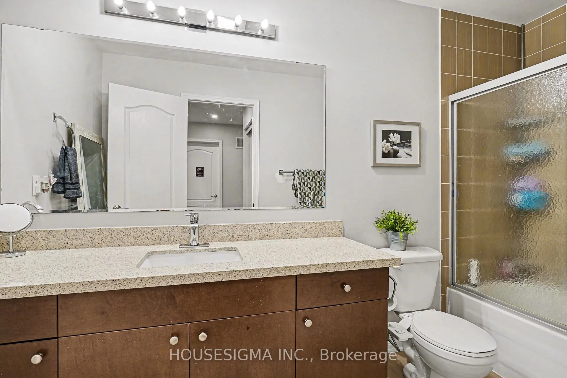 Photo 18 of 65 Bleasdale Avenue, Brampton, Northwest Brampton — HOMEH