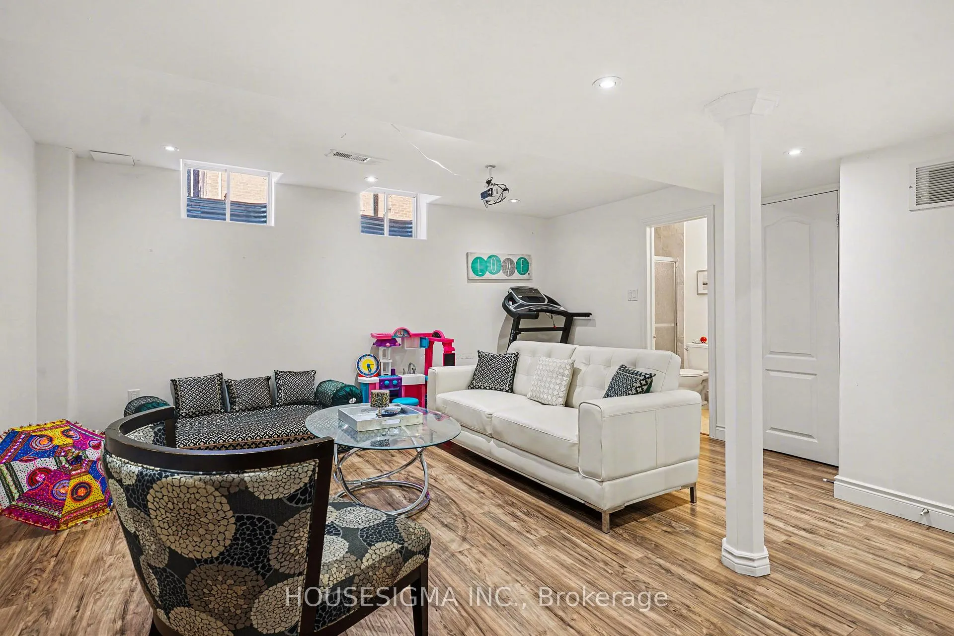 Photo 20 of 65 Bleasdale Avenue, Brampton, Northwest Brampton — HOMEH