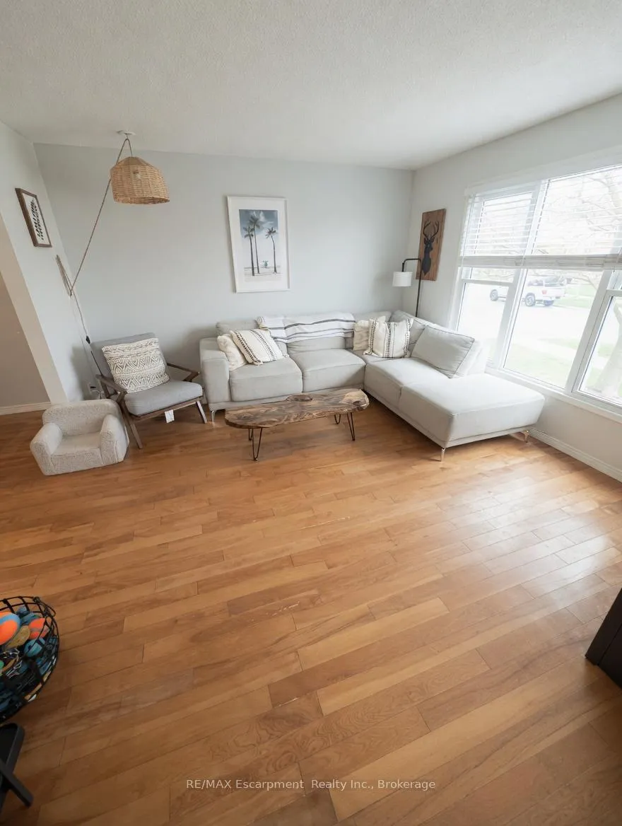 Photo 6 of 8383 Mundare Crescent, Niagara Falls, Chippawa — HOMEH
