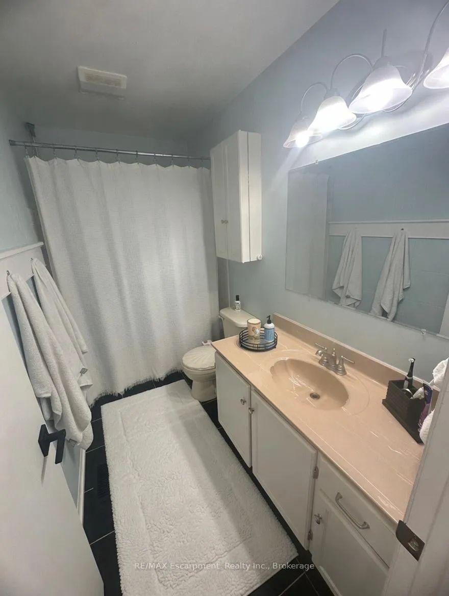 Photo 12 of 8383 Mundare Crescent, Niagara Falls, Chippawa — HOMEH