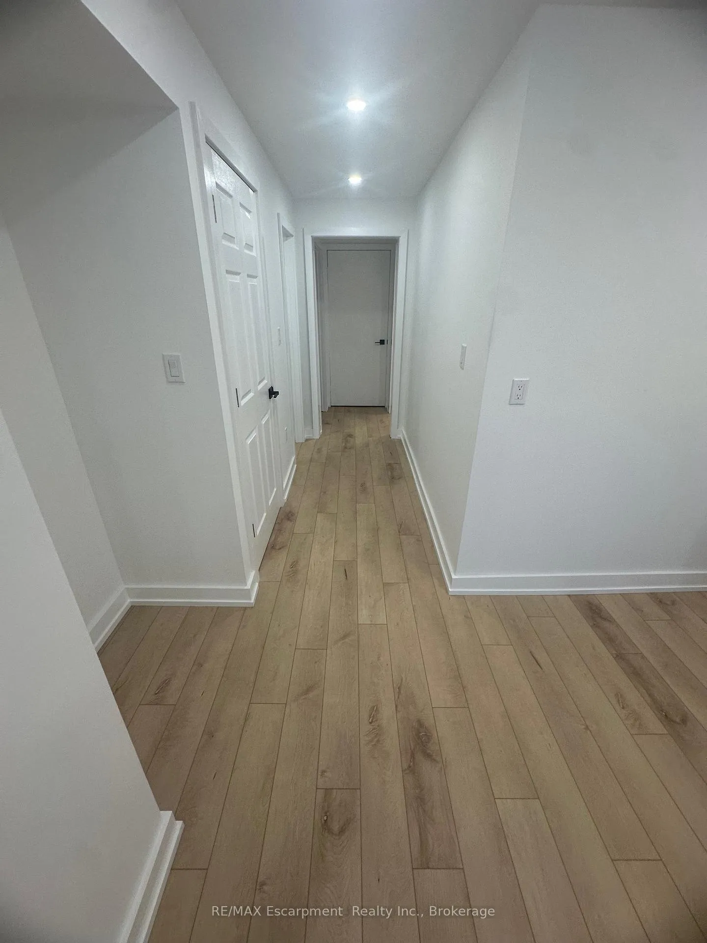 Photo 19 of 8383 Mundare Crescent, Niagara Falls, Chippawa — HOMEH